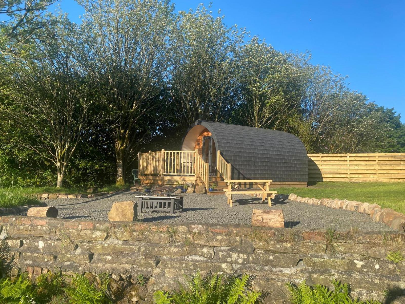 ホテル Campsie Luxury Pods With Hot Tub グラスゴー エクステリア 写真