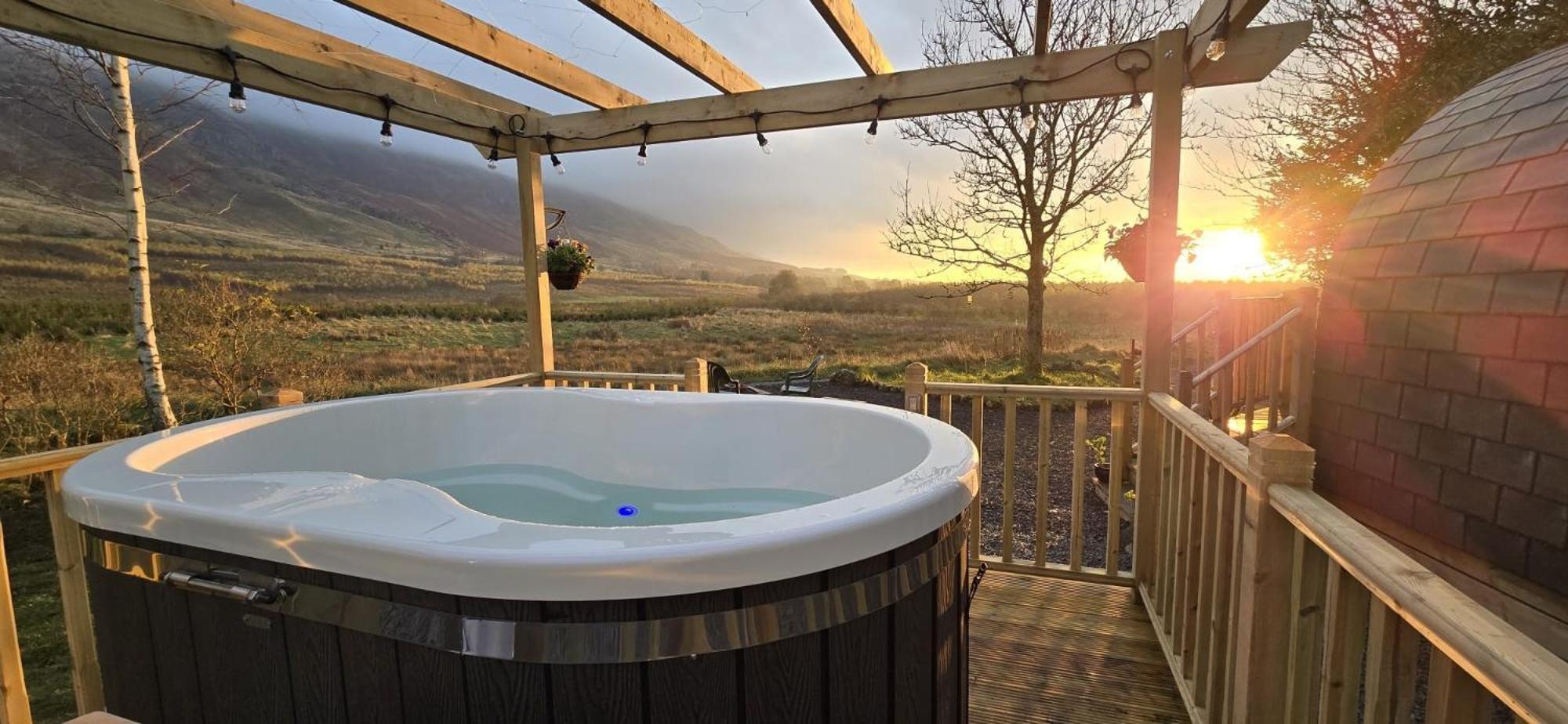 ホテル Campsie Luxury Pods With Hot Tub グラスゴー エクステリア 写真